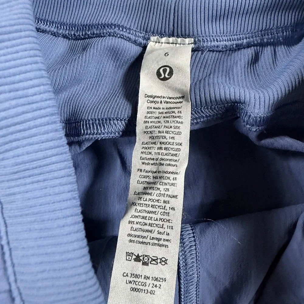 Lululemon Dance Studio High Rise Short Womens 6 Blue 3.5